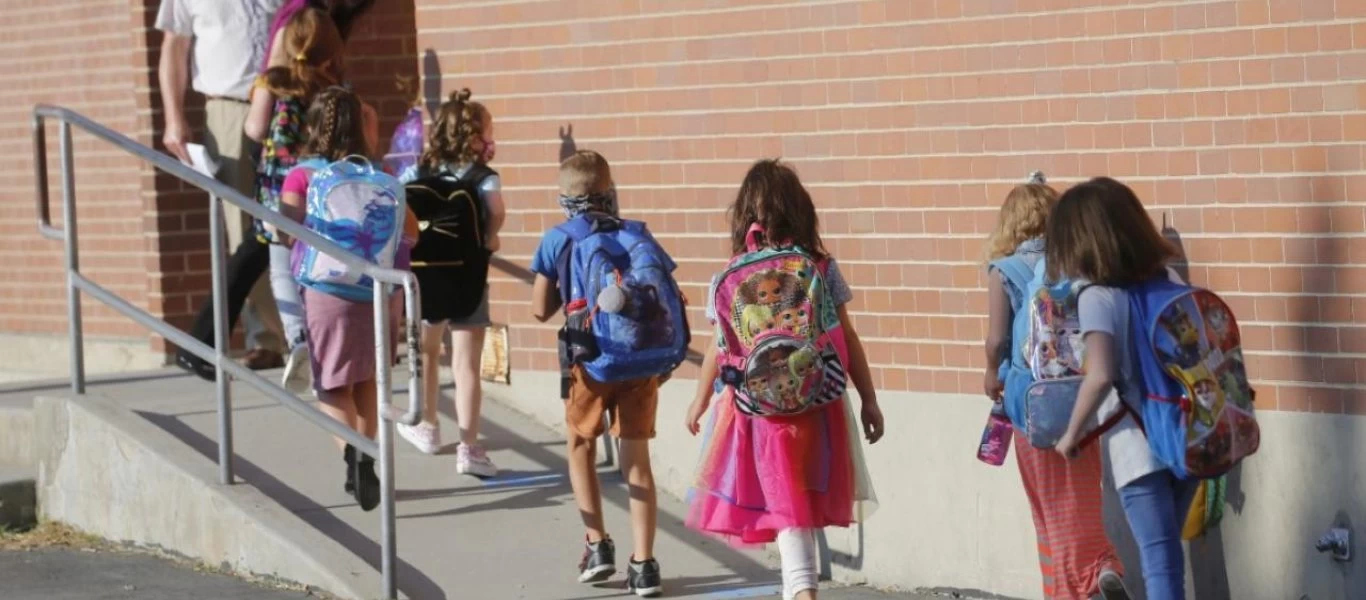 ΗΠΑ: Άνοιξαν αλλά ξανακλείνουν τα σχολεία λόγω αύξησης κρουσμάτων